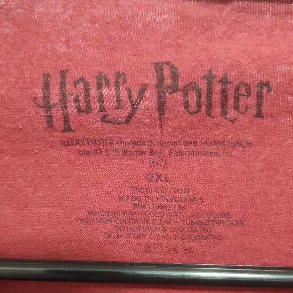 Warner Bros. Red Gryffindor Quidditch Tee - Picture 2 of 5